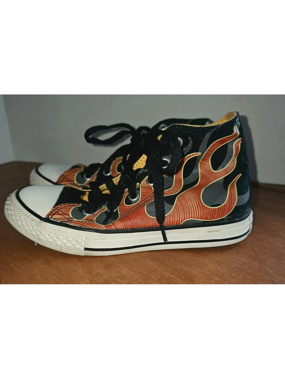 Kids Converse Chuck Taylor All Stars high top with flames size 1
